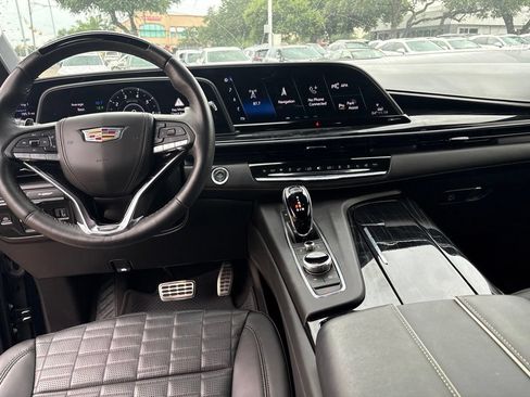 Used 2024 Cadillac Escalade ESV V w/ LPO, ONYX Package AWD/4WD image 20