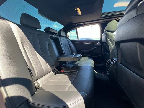 Used 2021 BMW 530i w/ Convenience Package image 28