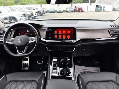 Certified 2025 Volkswagen Atlas SEL Premium R-Line image 7