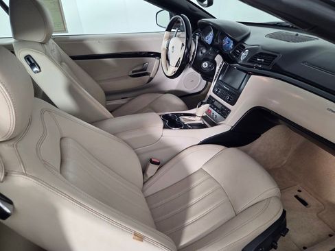 Used 2011 Maserati GranTurismo Convertible RWD image 32
