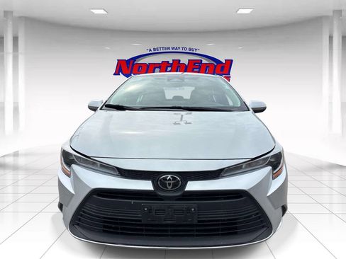 Used 2024 Toyota Corolla LE FWD image 8