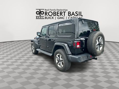 Used 2019 Jeep Wrangler Unlimited Sahara w/ Uconnect 4C Nav & Sound Group AWD/4WD image 6