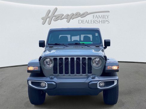 Used 2022 Jeep Gladiator Sport AWD/4WD image 9