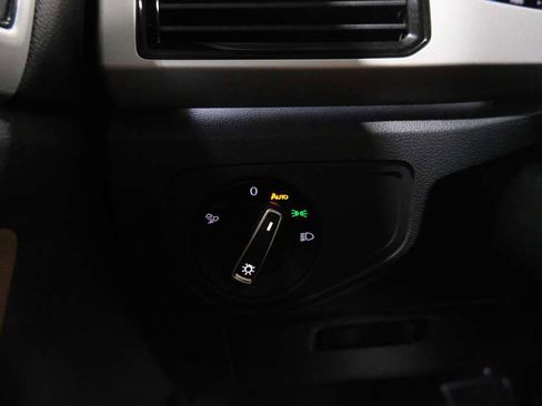 Used 2022 Volkswagen Atlas Cross Sport SEL Premium R-Line image 37