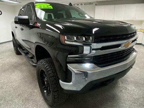 Used 2020 Chevrolet Silverado 1500 LT w/ All-Star Edition image 3