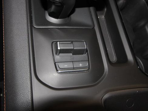 Used 2026 GMC Sierra 1500 AT4 w/ AT4 Premium Package AWD/4WD image 19