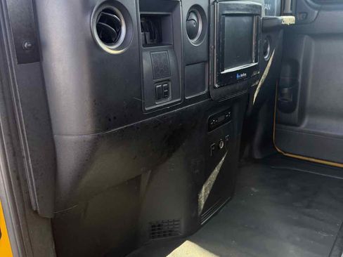 Used 2016 Nissan NV200 FWD image 21