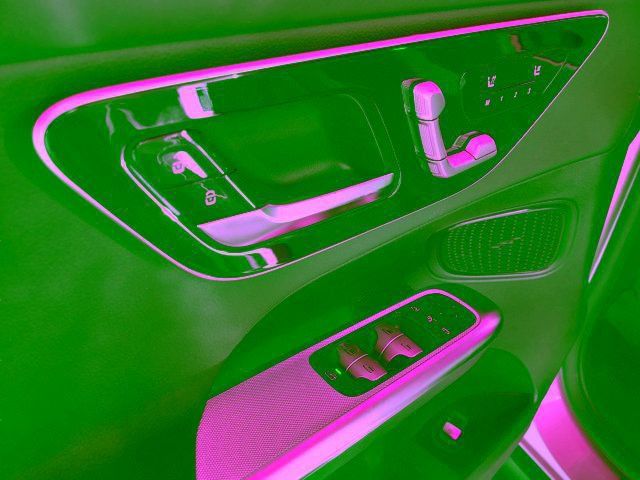 Used 2026 Mercedes-Benz GLC 300 image 21