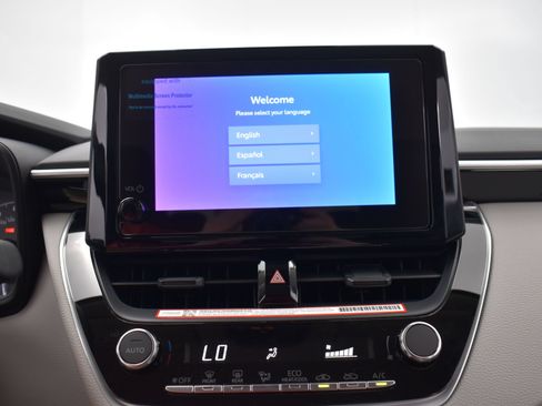 Used 2025 Toyota Corolla LE FWD image 16