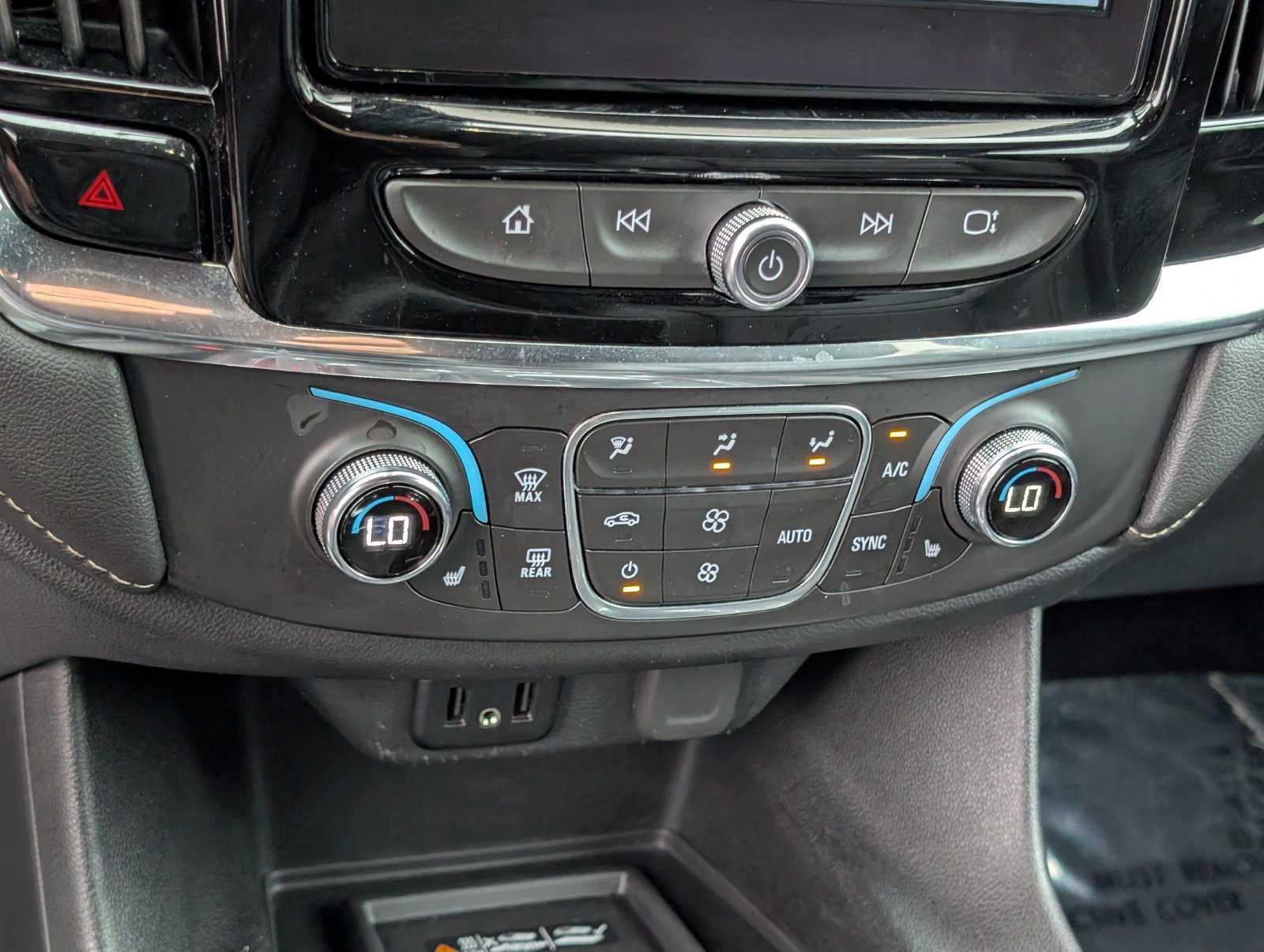 Used 2023 Chevrolet Traverse LT AWD/4WD image 31
