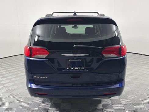 Used 2017 Chrysler Pacifica LX FWD image 6