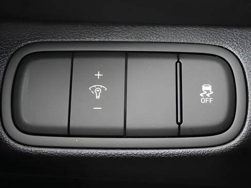 New 2025 Hyundai Venue Limited FWD image 28