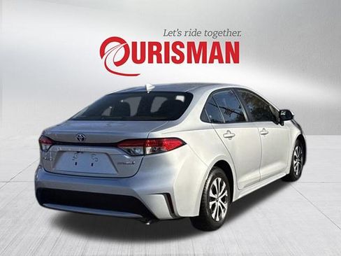 Used 2022 Toyota Corolla LE image 2