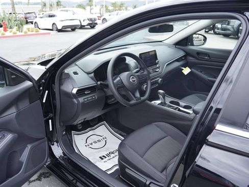 Used 2025 Nissan Altima 2.5 S FWD image 20