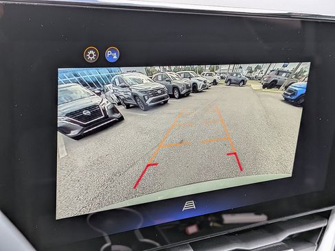 Used 2025 Chevrolet Equinox LT FWD image 83