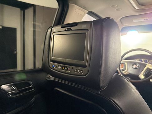 Used 2012 Cadillac Escalade Platinum AWD/4WD image 27