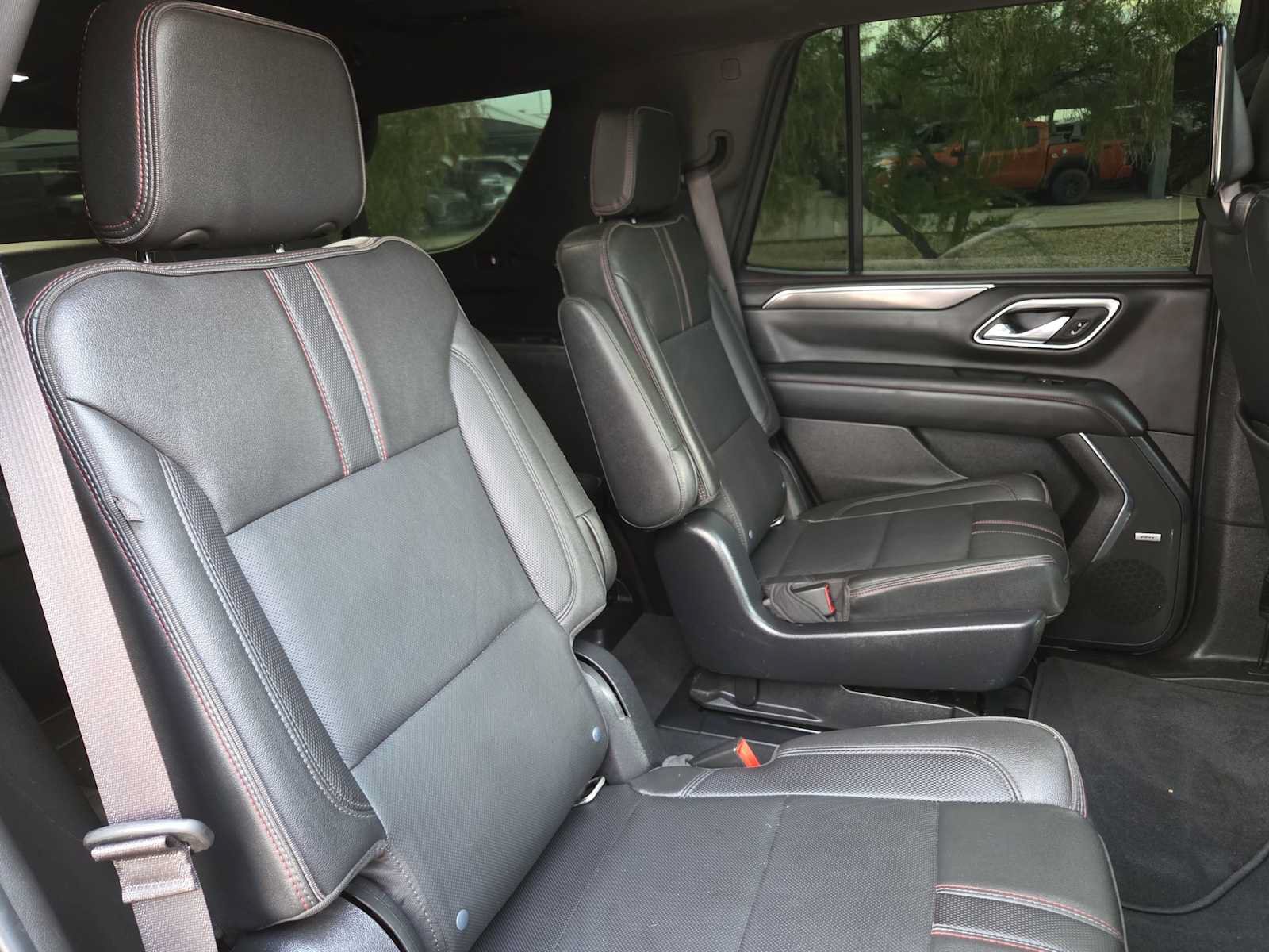 Used 2021 Chevrolet Tahoe RST w/ Luxury Package AWD/4WD image 17