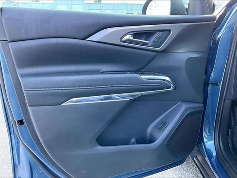 New 2026 Chevrolet Traverse LT w/ Sun and Wheel Package AWD/4WD image 25