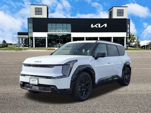 New 2026 Kia EV9 Land w/ Nightfall Edition Package image 4