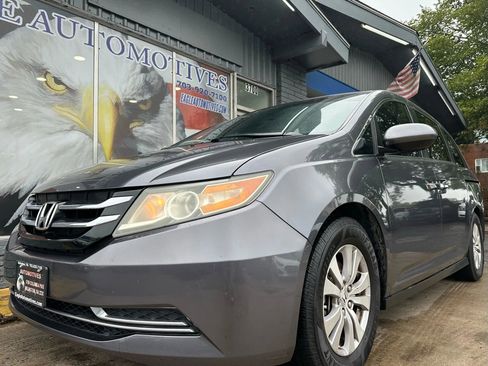 Used 2016 Honda Odyssey SE image 7