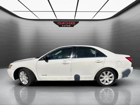 Used 2009 Lincoln MKZ image 2