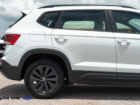 Used 2023 Volkswagen Taos S FWD image 5