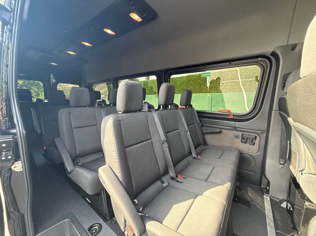 Used 2025 Mercedes-Benz Sprinter 2500 image 25