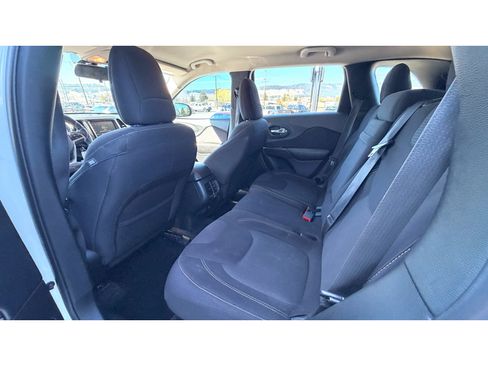 Used 2015 Jeep Cherokee Latitude AWD/4WD image 15