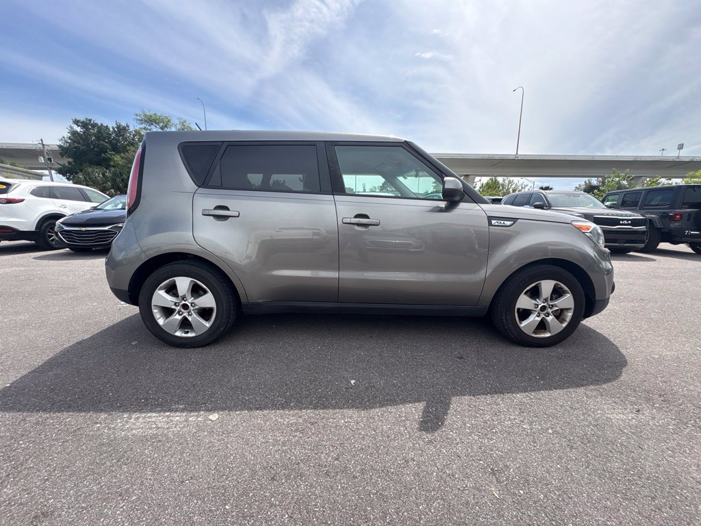 Used 2019 Kia Soul FWD image 2