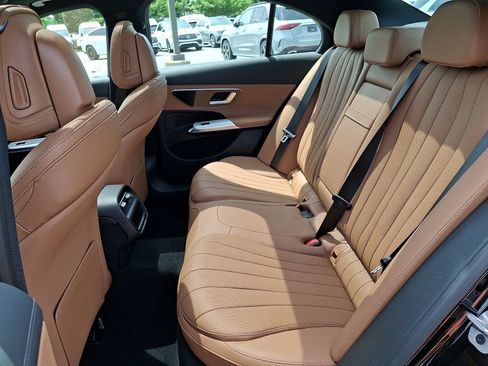 New 2026 Mercedes-Benz E 450 4MATIC Sedan image 6