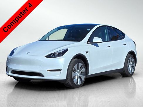 Used 2024 Tesla Model Y 2WD image 8