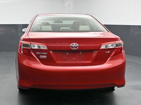 Used 2014 Toyota Camry LE FWD image 7