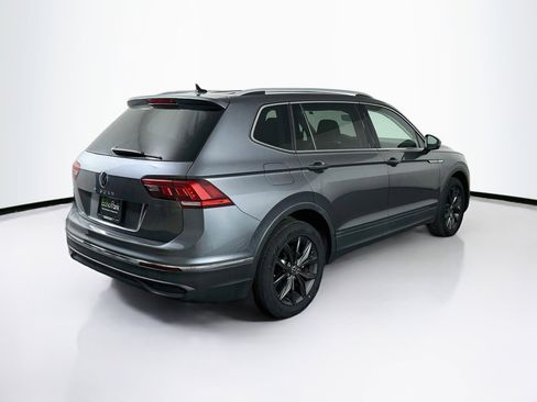 Used 2022 Volkswagen Tiguan SE FWD image 9
