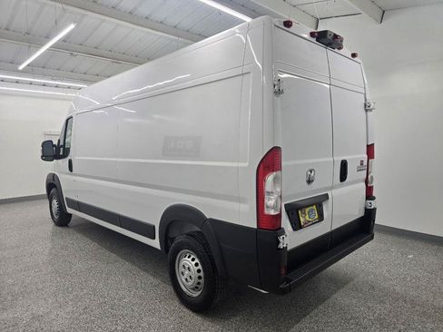 Used 2025 RAM ProMaster 2500 w/ Convenience Group FWD image 4