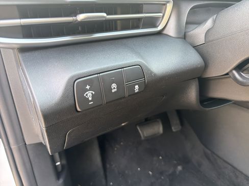 New 2026 Hyundai Elantra SE image 12