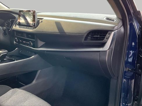 Used 2026 Nissan Rogue SV FWD image 18