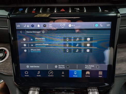 Used 2023 Jeep Grand Cherokee Overland w/ Advanced Protech Group III image 25