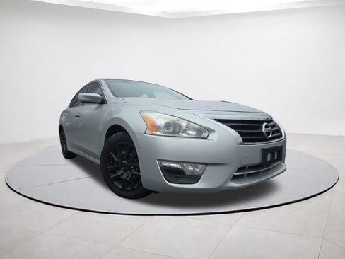 Used 2014 Nissan Altima 2.5 S image 9