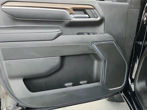 Used 2024 Chevrolet Silverado 2500 LT w/ Convenience Package image 19