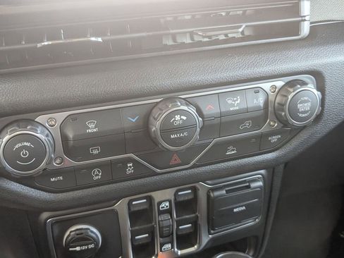 New 2026 Jeep Gladiator Sport image 21