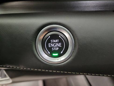 Certified 2022 Cadillac Escalade ESV Premium Luxury Platinum AWD/4WD image 30