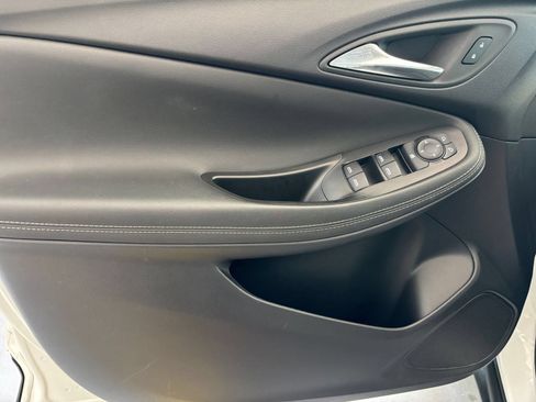 Used 2025 Buick Encore GX Preferred FWD image 21