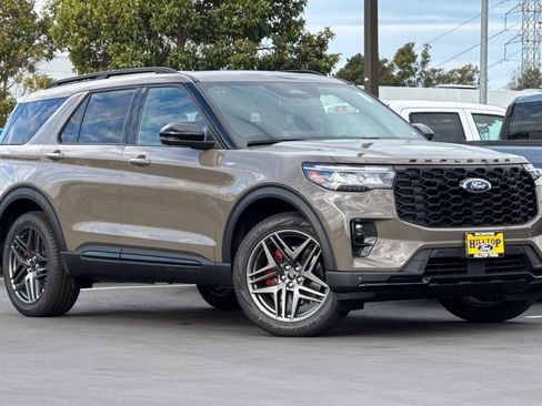 New 2026 Ford Explorer ST-Line w/ ST-Line Street Pack image 9