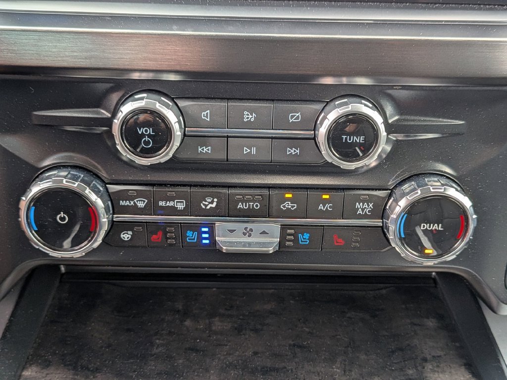 Used 2024 Ford F350 Lariat w/ Sport Appearance Package AWD/4WD image 20