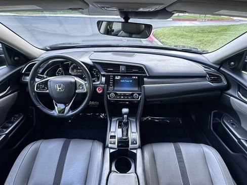 Used 2019 Honda Civic Touring image 15