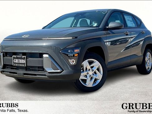 Certified 2025 Hyundai Kona SE AWD/4WD image 2