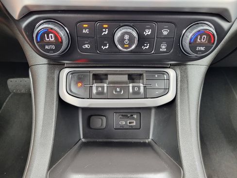 Used 2023 GMC Acadia SLT w/ Elevation Edition FWD image 14