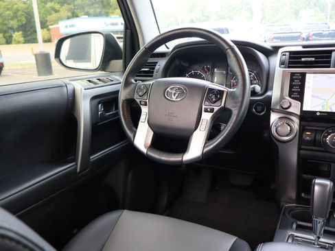 Used 2023 Toyota 4Runner SR5 Premium w/ Moonroof Package AWD/4WD image 14