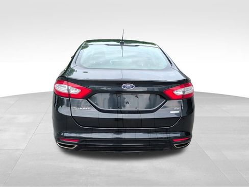 Used 2014 Ford Fusion SE w/ Equipment Group 202A FWD image 4