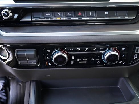 New 2026 GMC Sierra 1500 SLT image 12